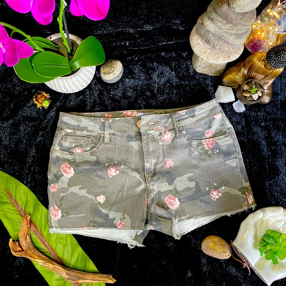 Camo Rose shorts